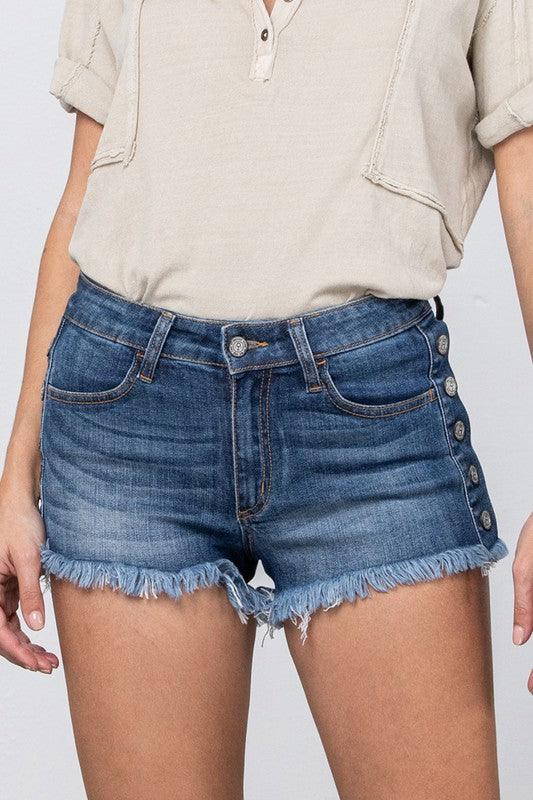 MID RISE SHORTS WITH SIDE SNAP BUTTONS - Leo’s Look Your Best