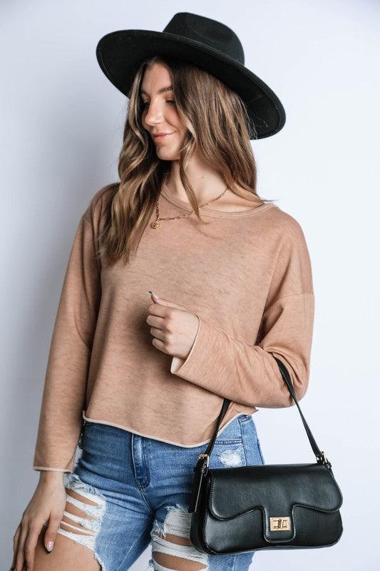 Classic Envelope Shoulder Bag - Leo’s Look Your Best