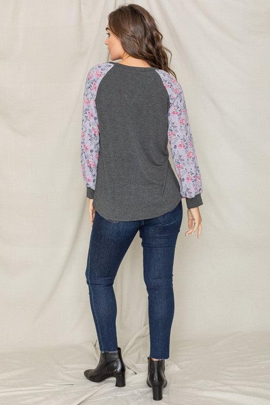 V-Stich Floral Raglan Sleeve - Leo’s Look Your Best