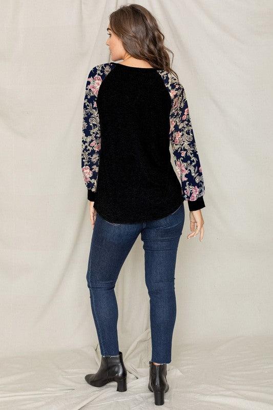 V-Stich Floral Raglan Sleeve - Leo’s Look Your Best