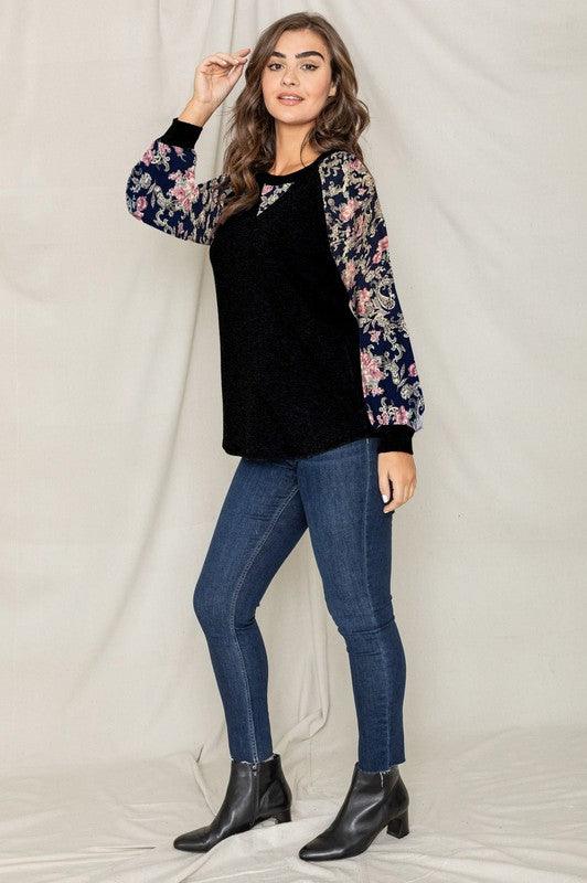 V-Stich Floral Raglan Sleeve - Leo’s Look Your Best