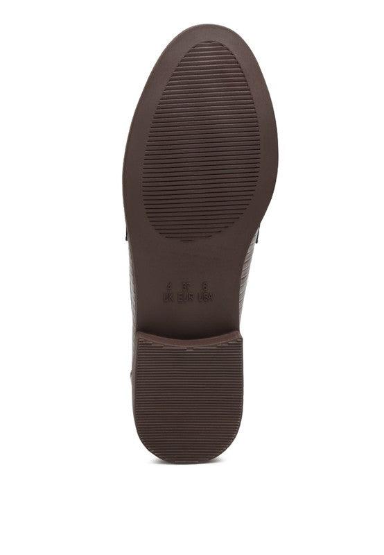 Vouse Low Block Loafers Adorned With Golden Chain - Leo’s Look Your Best